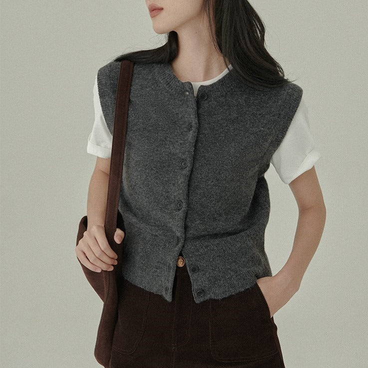 Wool Sleeveless Knit Vest – Minimalist Layering Essential