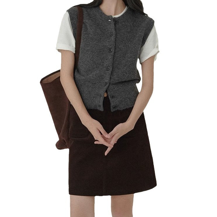 Wool Sleeveless Knit Vest – Minimalist Layering Essential