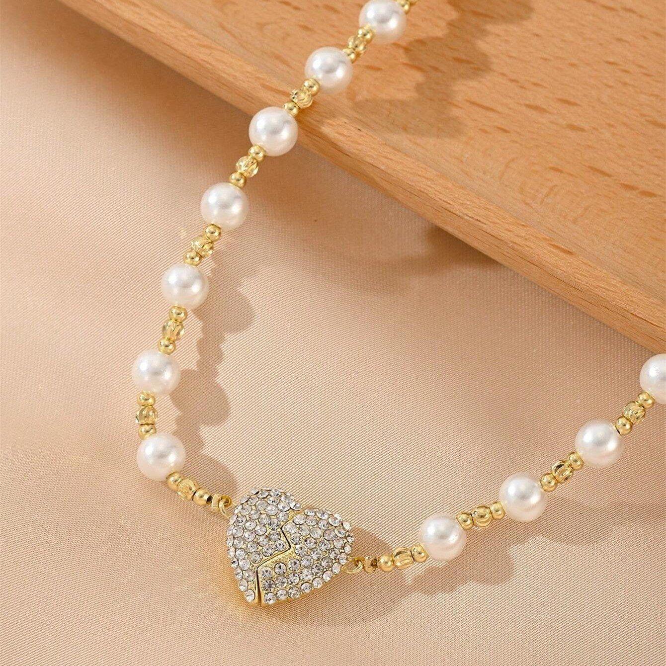 💖 Le cadeau parfait pour l'amour et l'élégance - Collier de perles en forme de cœur magnétique 💖 