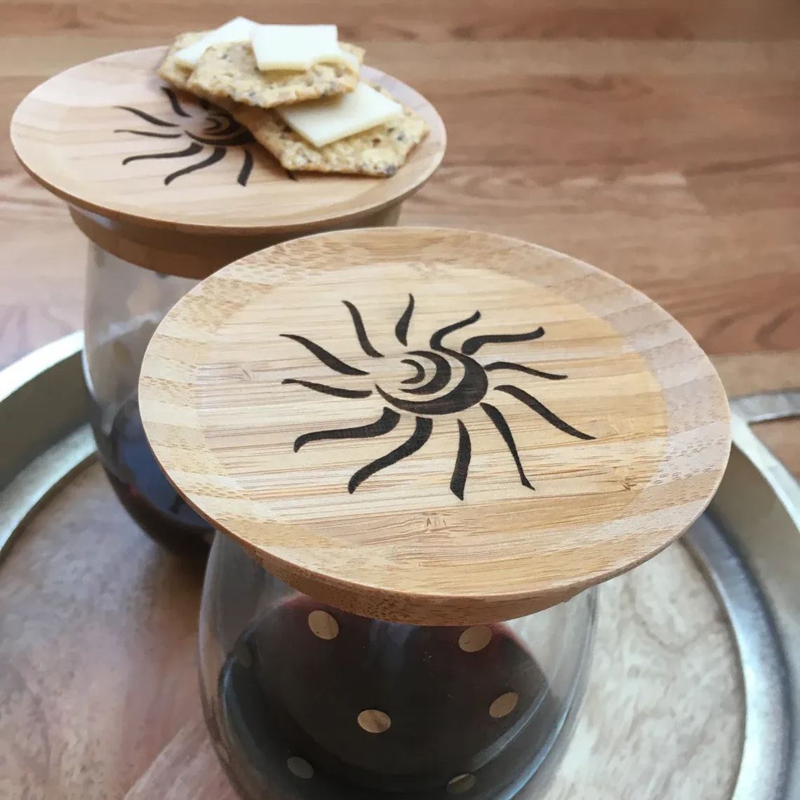 Garniture de charcuterie pour verre à vin 
