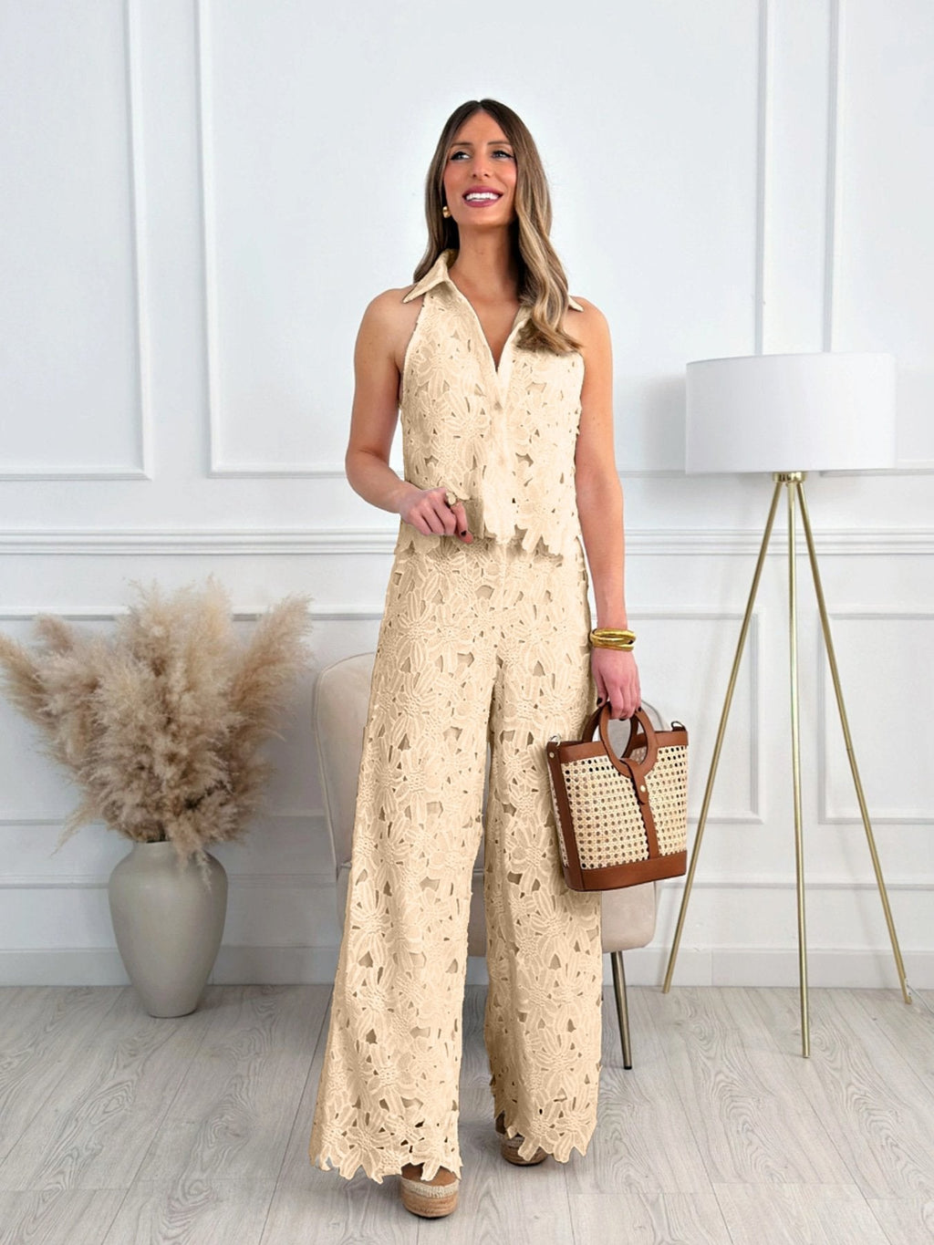 Ensemble gilet brodé à col en V ajouré et pantalon droit à jambe large