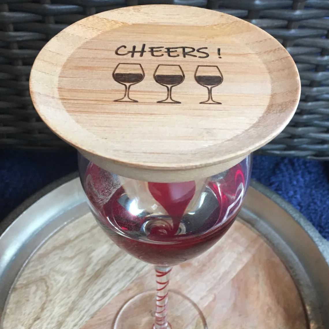 Garniture de charcuterie pour verre à vin 