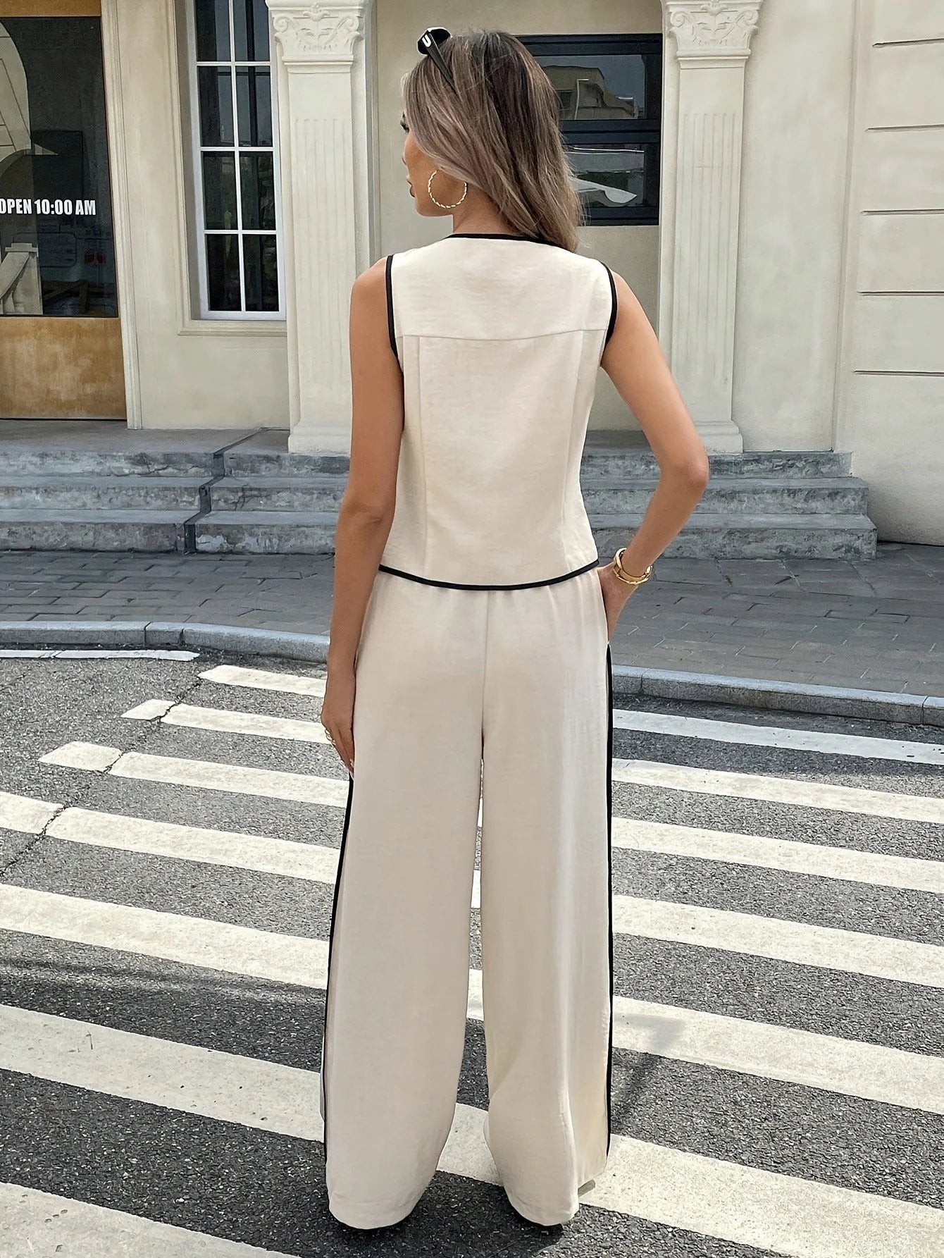 ⌛Ensemble deux pièces pour femme avec débardeur sans manches à bordure contrastée et pantalon à cordon de serrage à la taille 