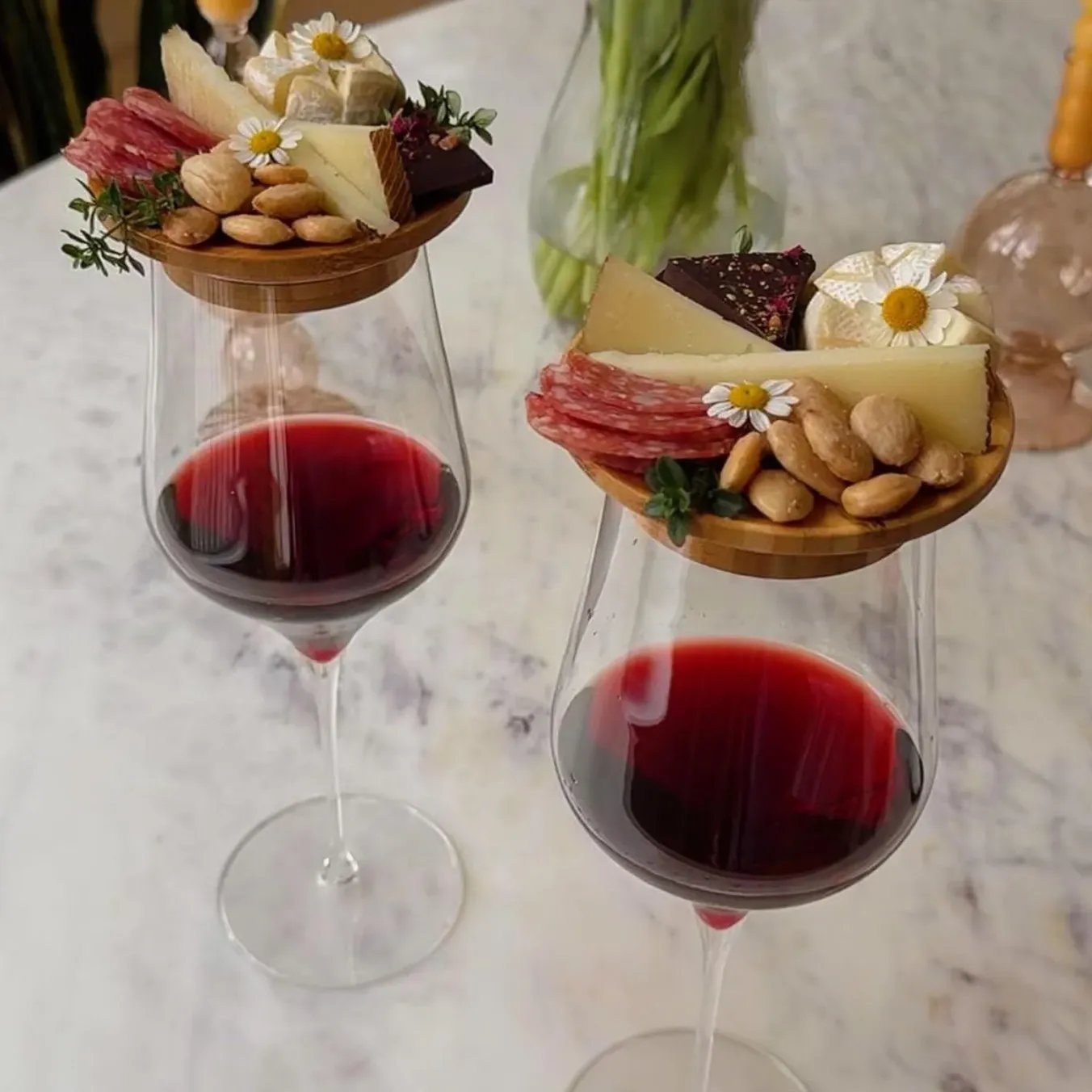 Garniture de charcuterie pour verre à vin 